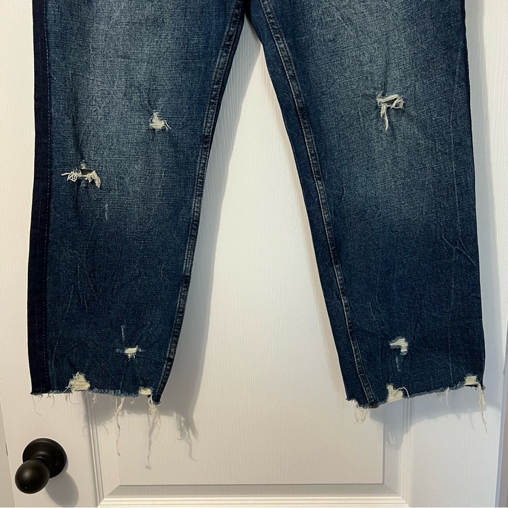 Abercrombie & Fitch Simone High Rise Ankle Straight Leg Distressed Jeans - Picture 4 of 11